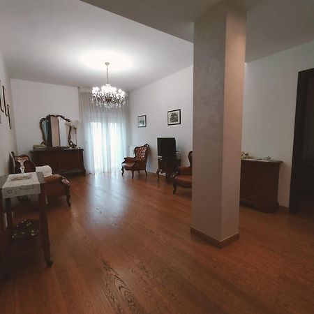 Bari 68 - Comfort Moderno & Fascino Antico Buitenkant foto